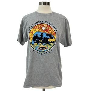 GATLINBURG Smokey Mountains Tennessee Bear Wilderness Graphic Tee